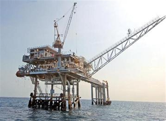 La profundidad total del pozo fue de 26.371 pies (8.038 metros) y se encontraron aproximadamente unos 400 pies (122 metros) con presencia de hidrocarburos.