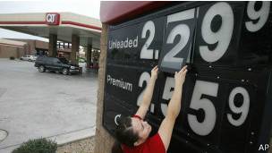 Los precios del crudo han caído fuertemente en el último año.