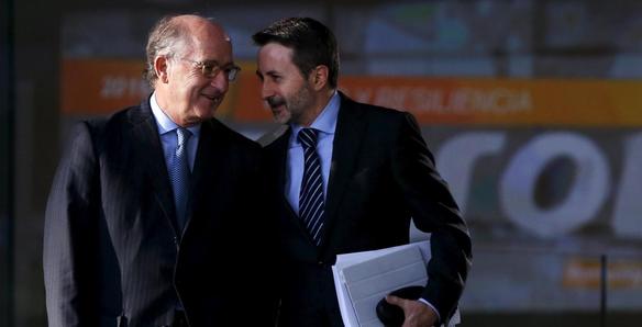 El consejero delegado de Repsol, Josu Jon Imaz, y el presidente de la petrolera, Antonio Brufau. (Reuters)