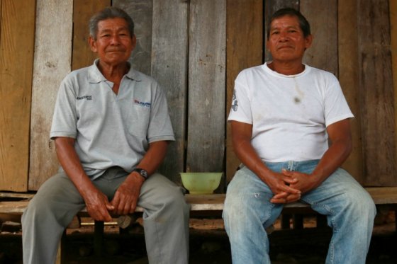 Rafael Fernández, sabedor de Macaquiño, junto a Salvador (derecha)
