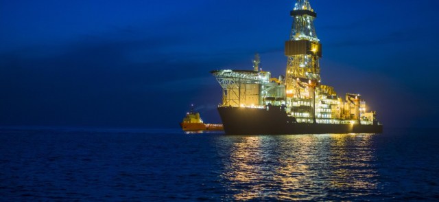buque-de-perforacion-en-alta-mar-en-el-golfo-de-mexico-1110x510